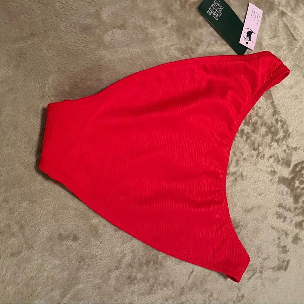 NWT Wild Fable Women’s Textured High Leg CheekyBikini bottom Size M8-10colorRed
